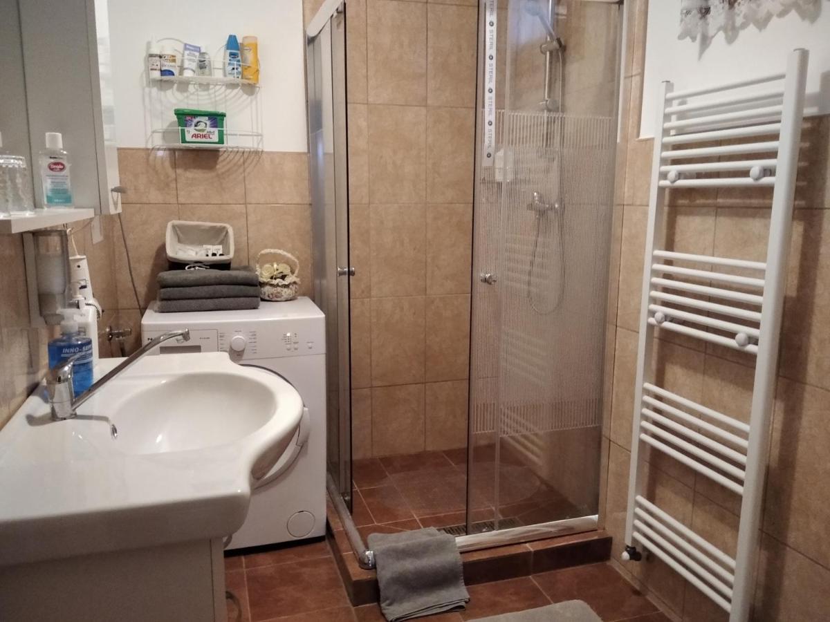 Mözsi Apartman Tolna Kültér fotó