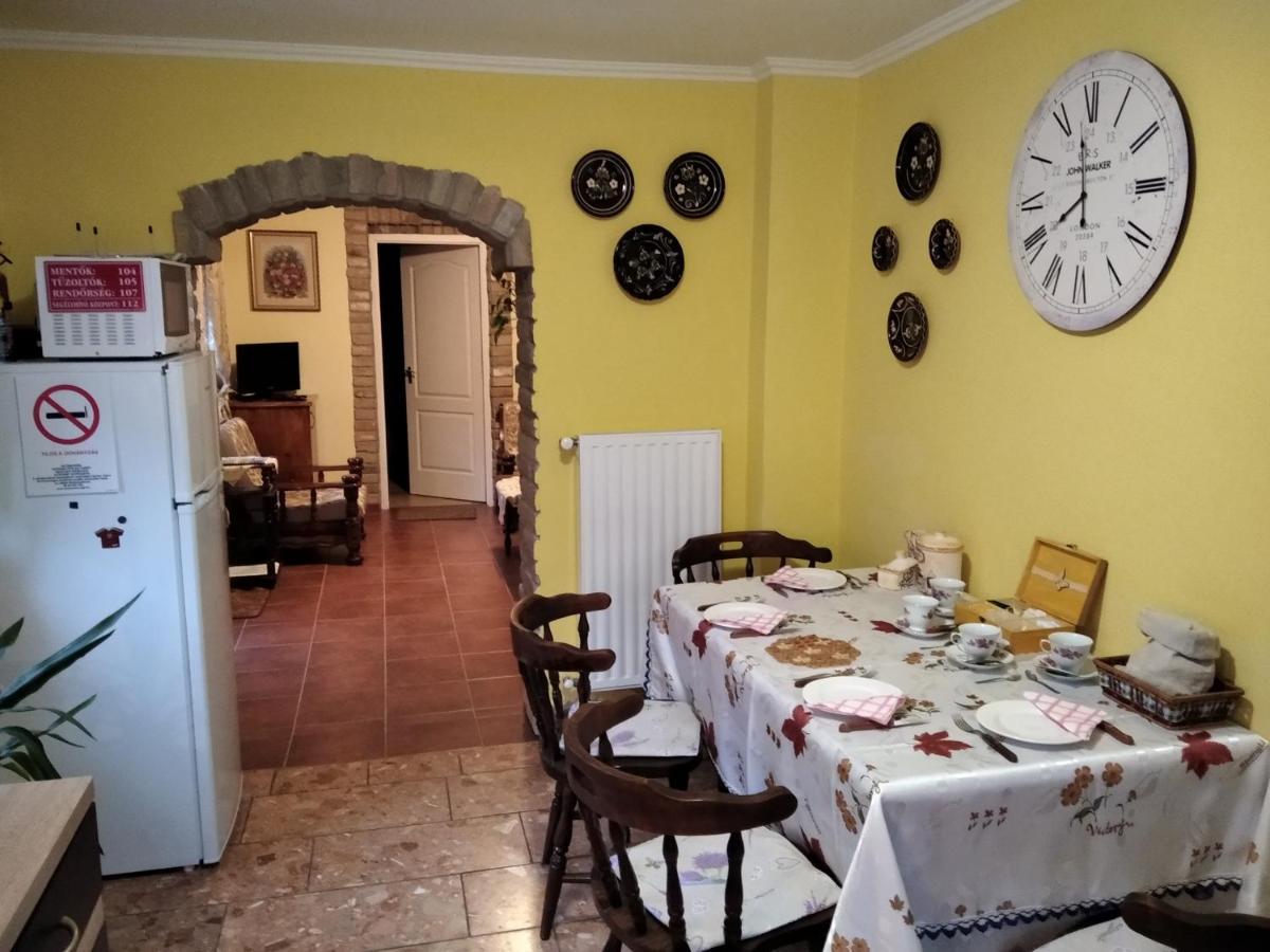 Mözsi Apartman Tolna Kültér fotó