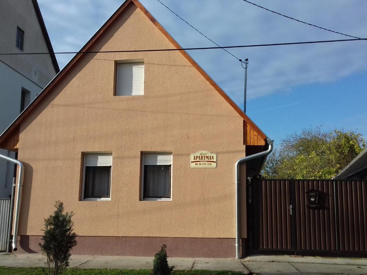Mözsi Apartman Tolna Kültér fotó