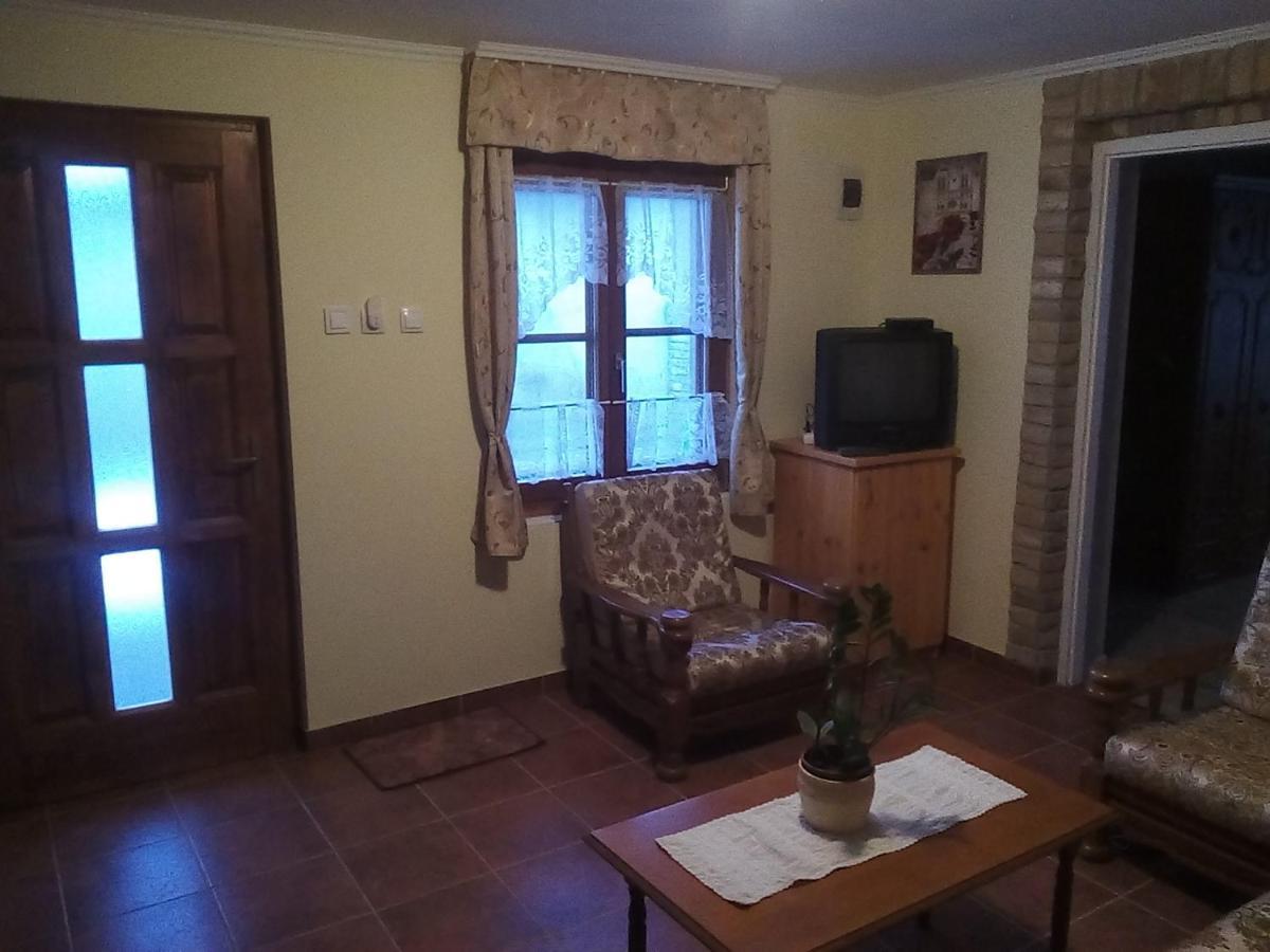Mözsi Apartman Tolna Kültér fotó