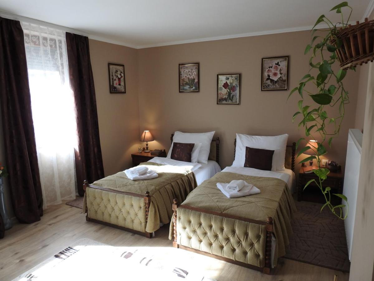 Mözsi Apartman Tolna Kültér fotó